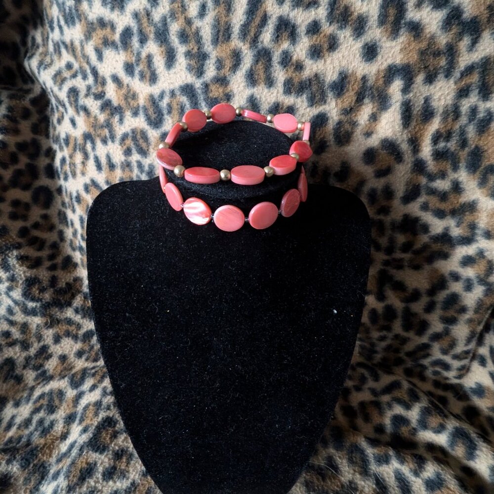 VINTAGE SALMON COLOR SHELL BEACELETS #32